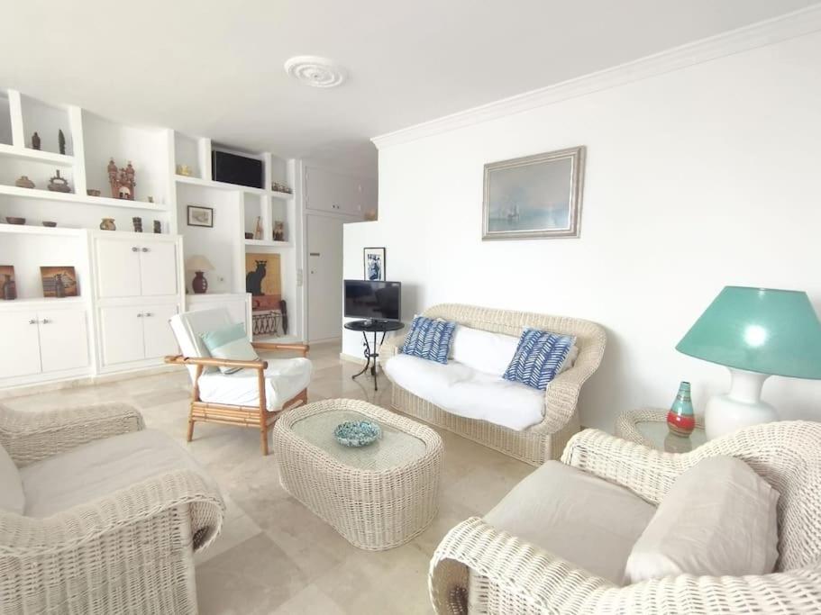 Beautiful 2 Bedroom In Calle Carabeo, Нерха Екстер'єр фото